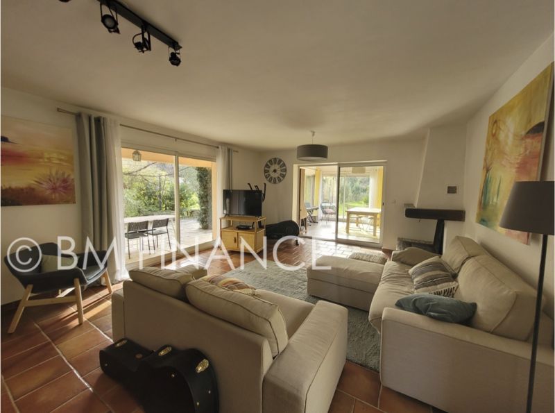 Nue-propriété LONDE-LES-MAURES - 83250 bouquet 510€ - ref 1974