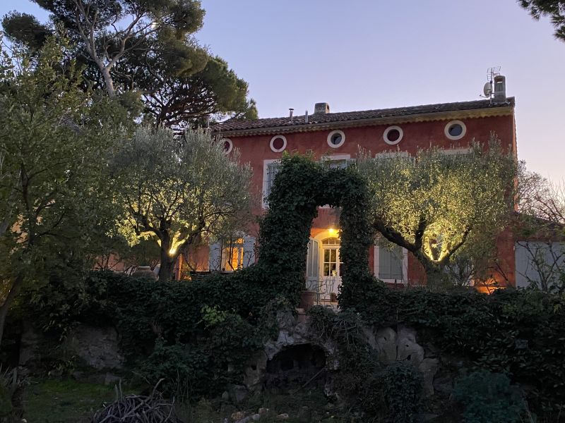 Nue-propriété TOULON - 83000 bouquet 600€ - ref 1927