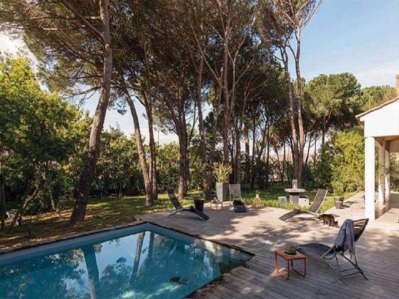 Vente avec réserve de droit d'usage et d'habitation SAINT-TROPEZ - 83990 bouquet 1€ - ref 2085