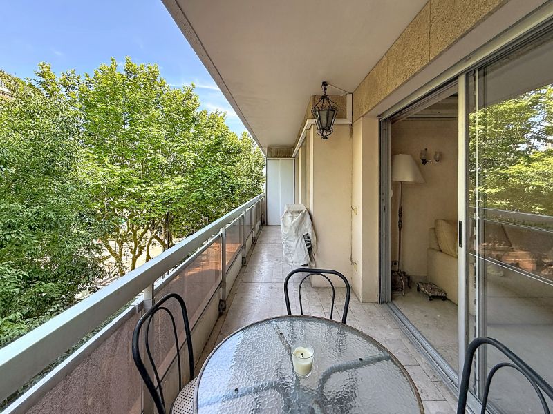 Viager libre ANTIBES - 06600 bouquet 27€ - ref 2919